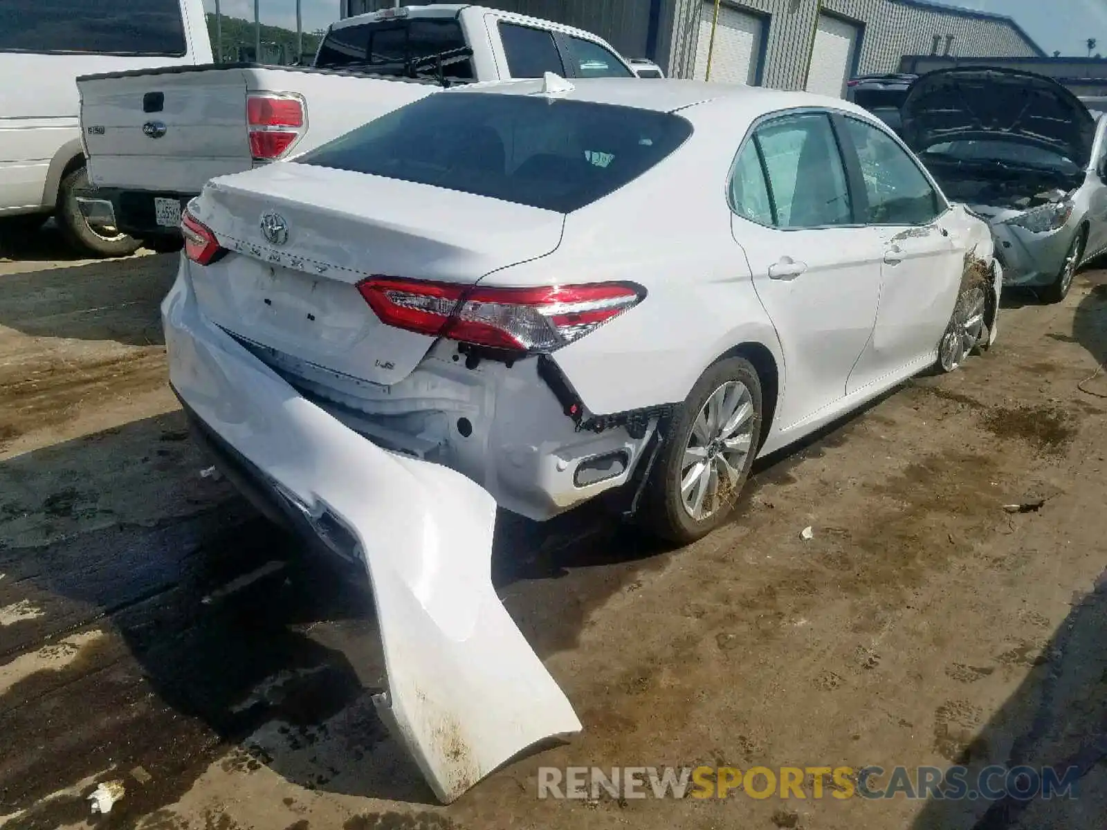 4 Photograph of a damaged car 4T1B11HK2KU228672 TOYOTA CAMRY 2019