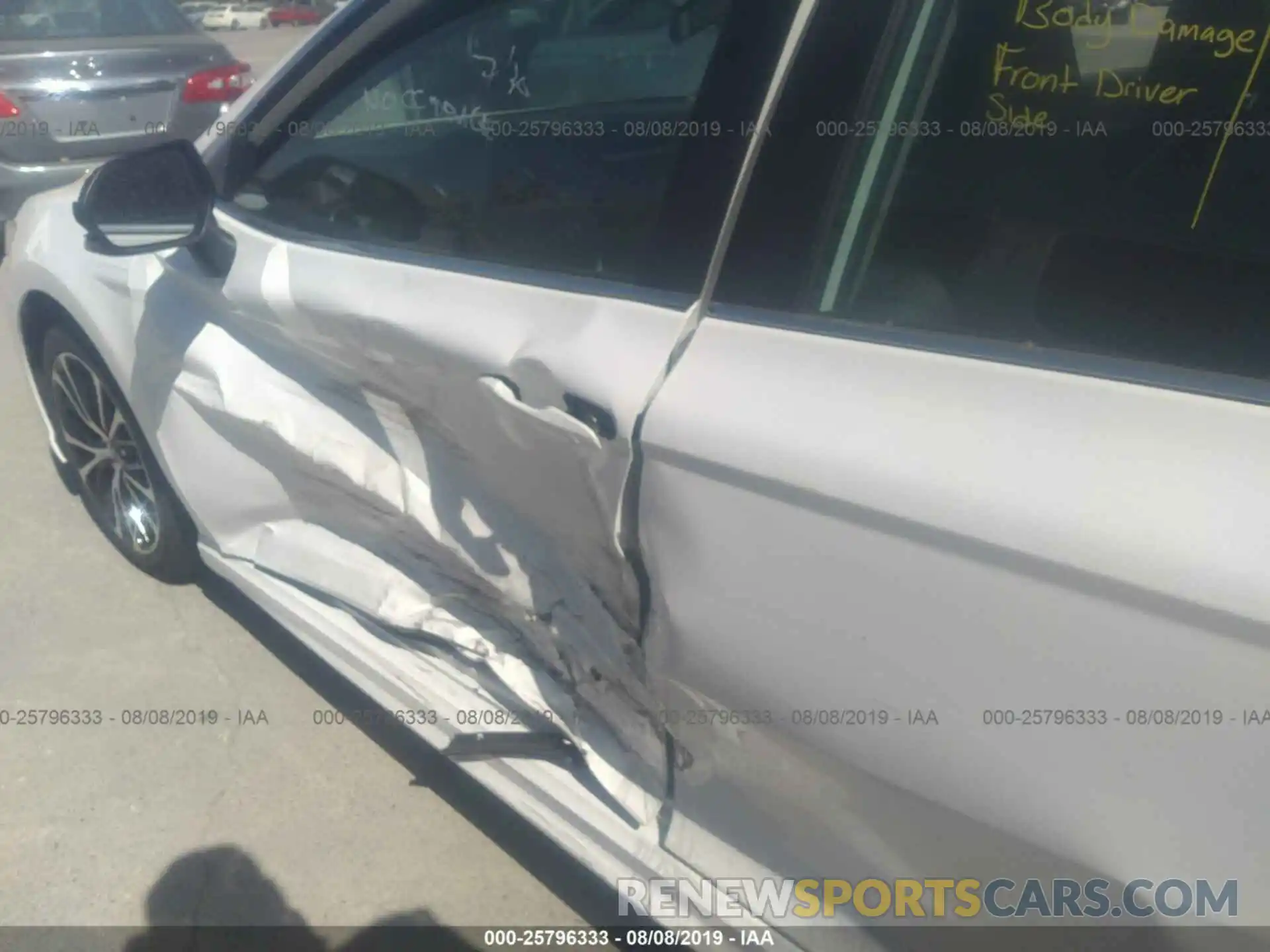 6 Photograph of a damaged car 4T1B11HK2KU239753 TOYOTA CAMRY 2019