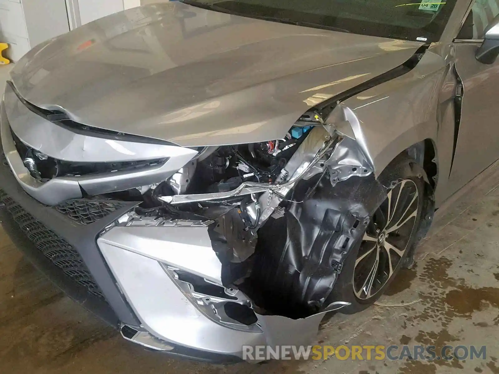 9 Photograph of a damaged car 4T1B11HK3KU205627 TOYOTA CAMRY 2019