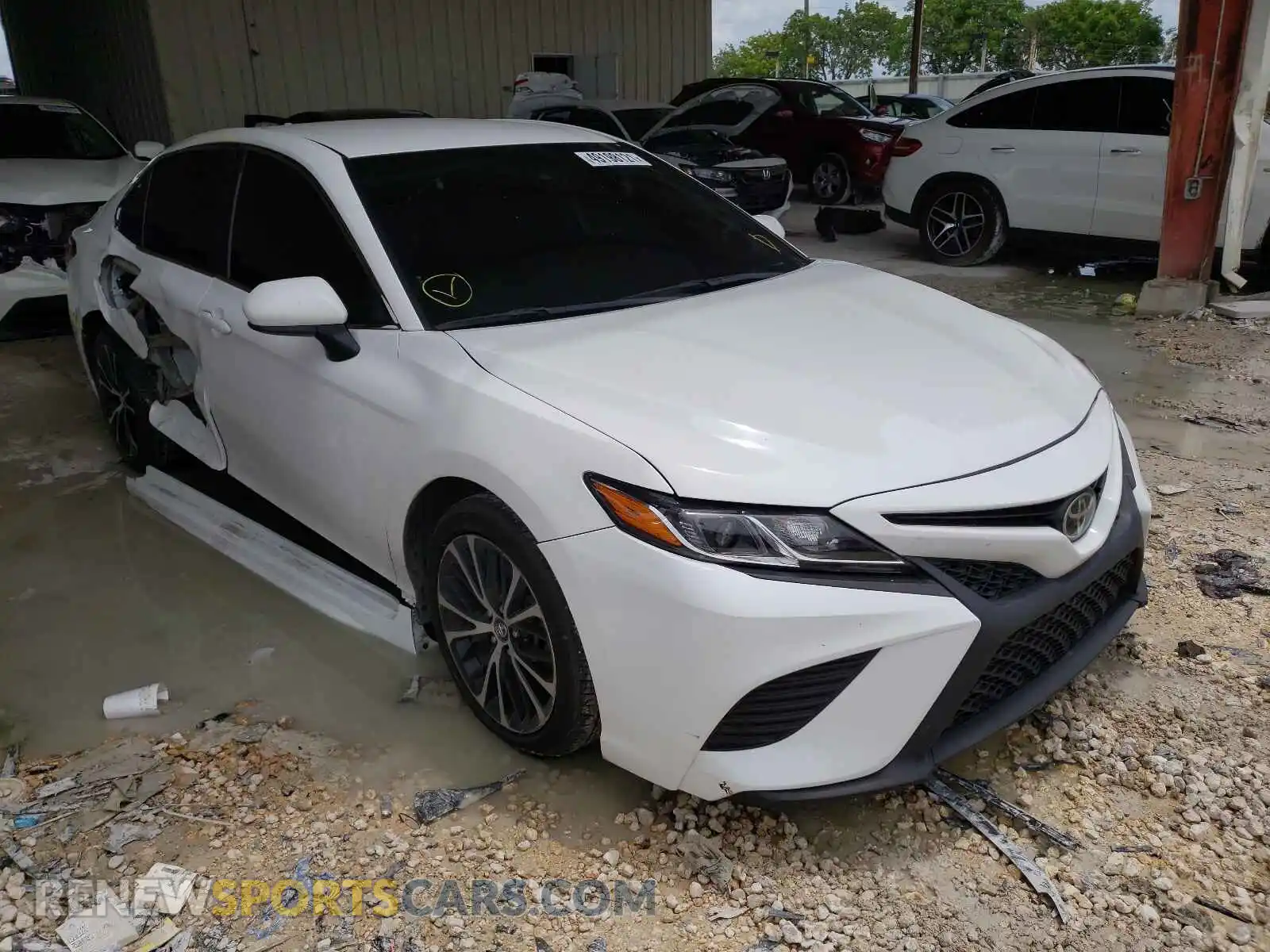 1 Фотография поврежденного автомобиля 4T1B11HK3KU217406 TOYOTA CAMRY 2019