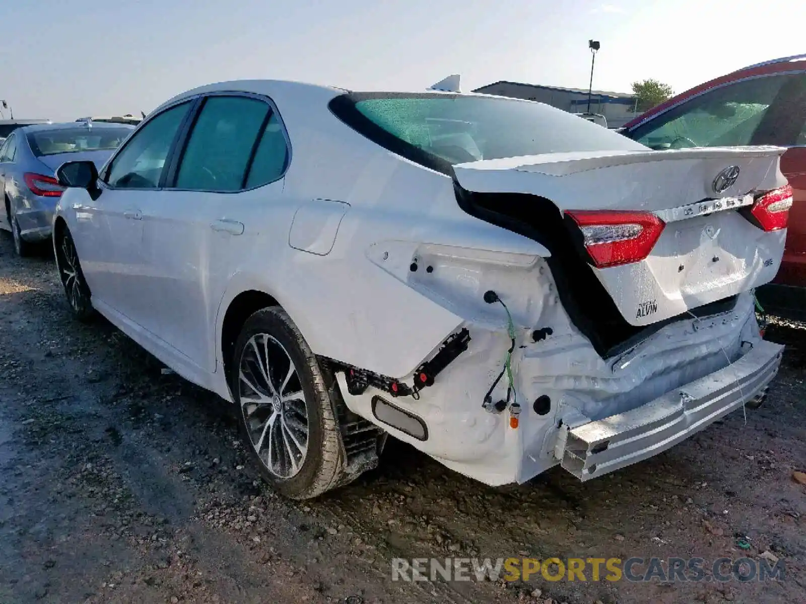 3 Photograph of a damaged car 4T1B11HK3KU225571 TOYOTA CAMRY 2019