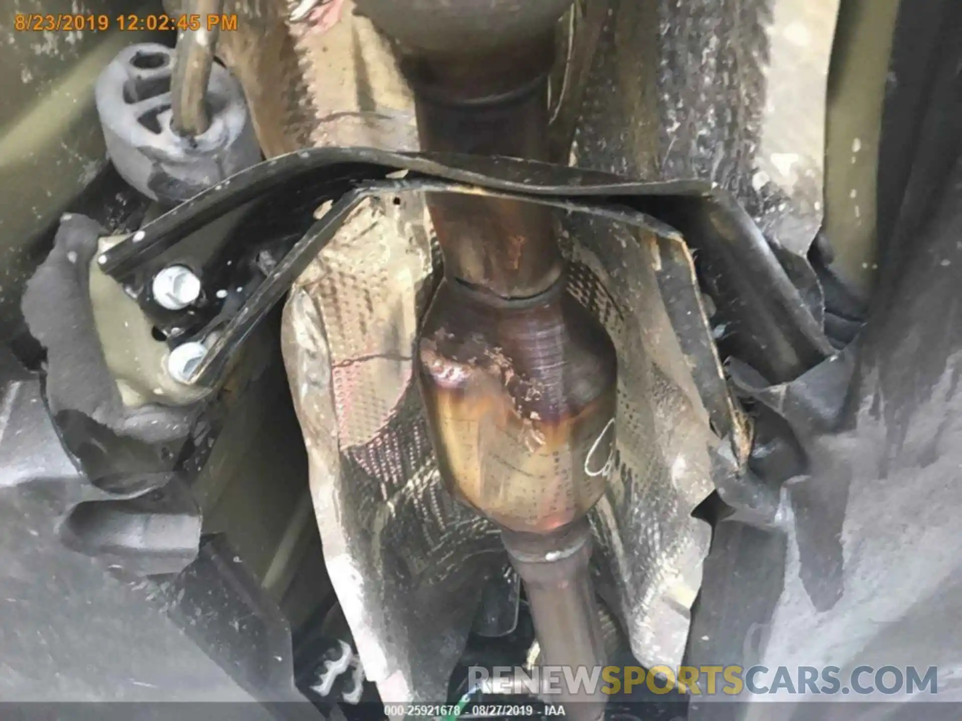 16 Photograph of a damaged car 4T1B11HK4KU183072 TOYOTA CAMRY 2019