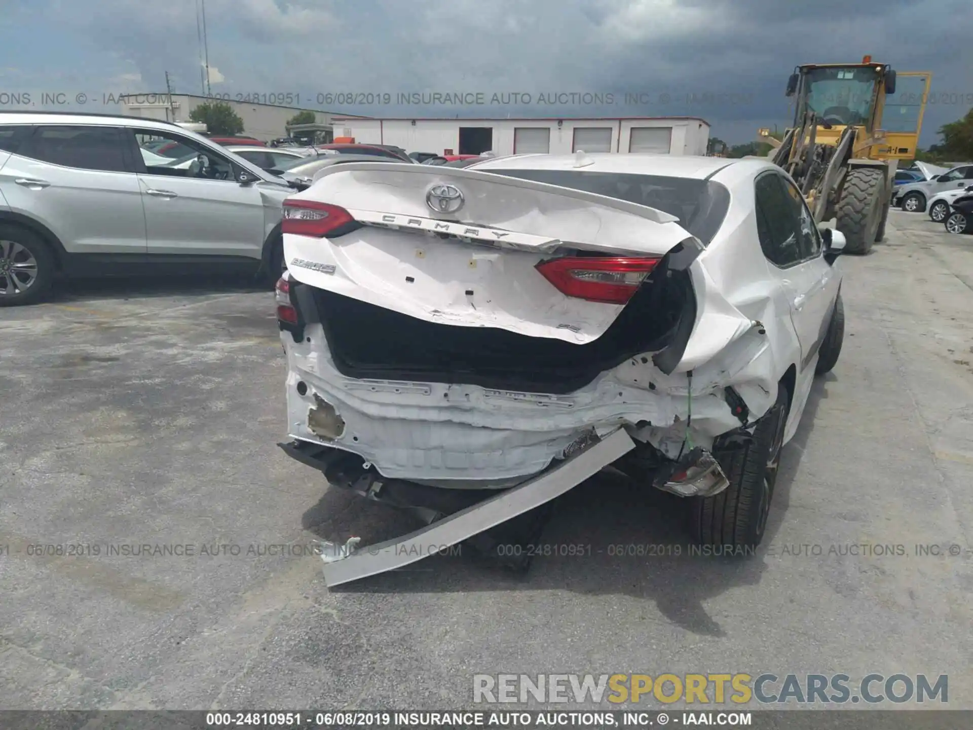6 Photograph of a damaged car 4T1B11HK5KU180830 TOYOTA CAMRY 2019