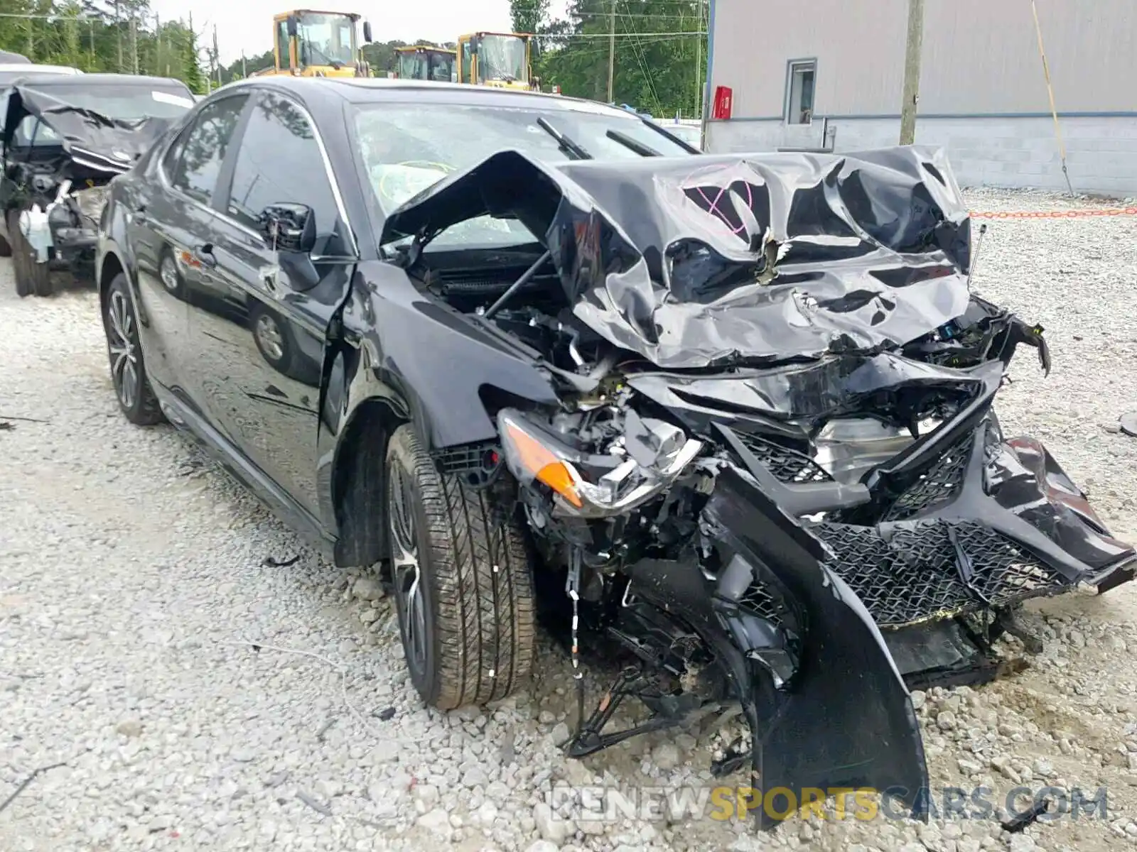 1 Photograph of a damaged car 4T1B11HK5KU706146 TOYOTA CAMRY 2019