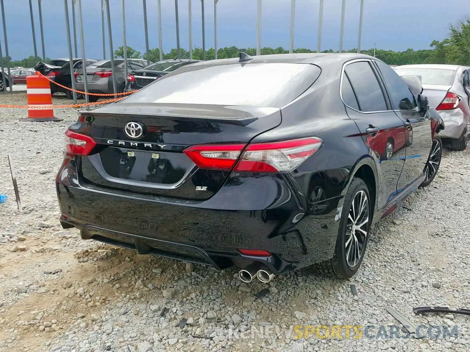 4 Photograph of a damaged car 4T1B11HK5KU706146 TOYOTA CAMRY 2019