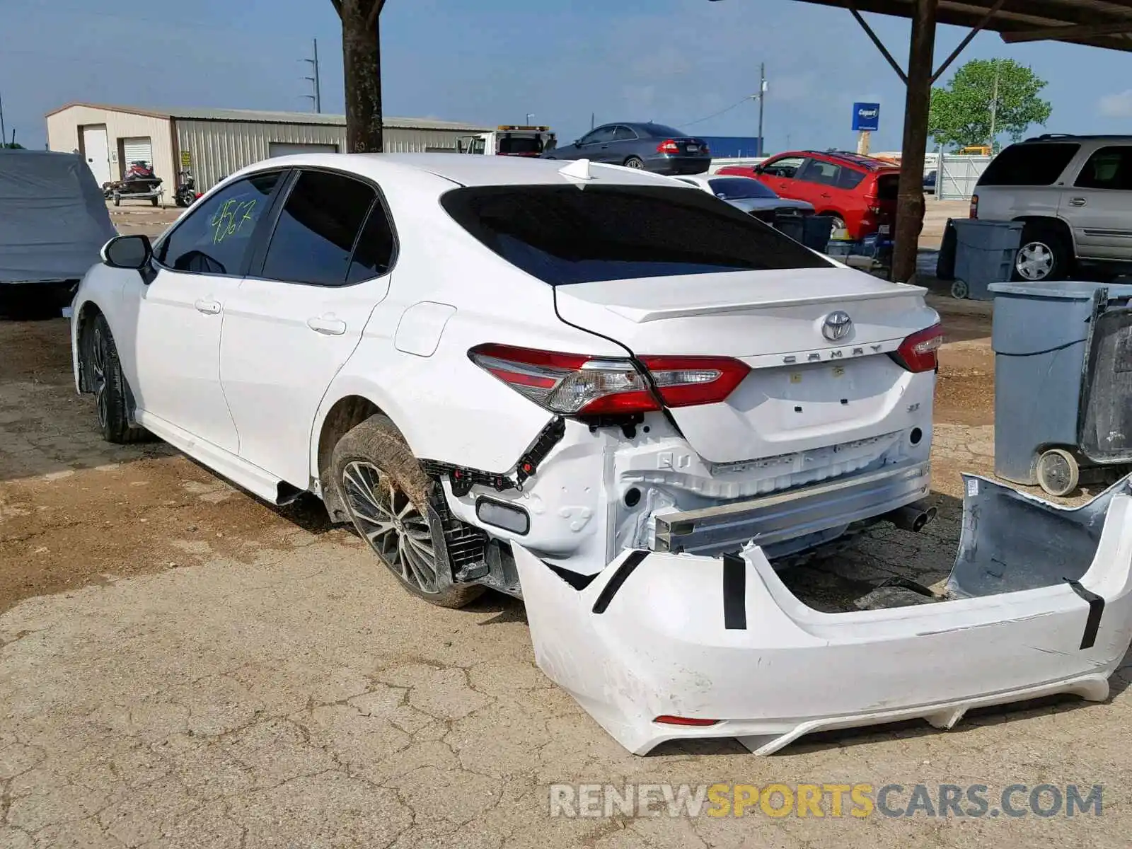 3 Photograph of a damaged car 4T1B11HK5KU750180 TOYOTA CAMRY 2019