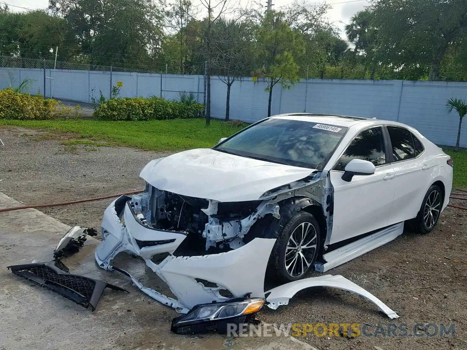 2 Photograph of a damaged car 4T1B11HK6KU203838 TOYOTA CAMRY 2019