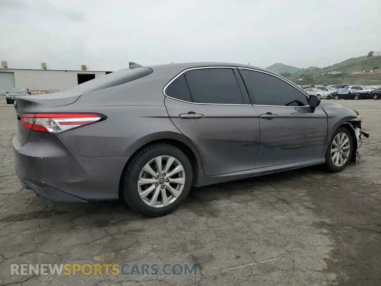3 fotografías del automóvil dañado 4T1B11HK6KU205668 TOYOTA CAMRY 2019