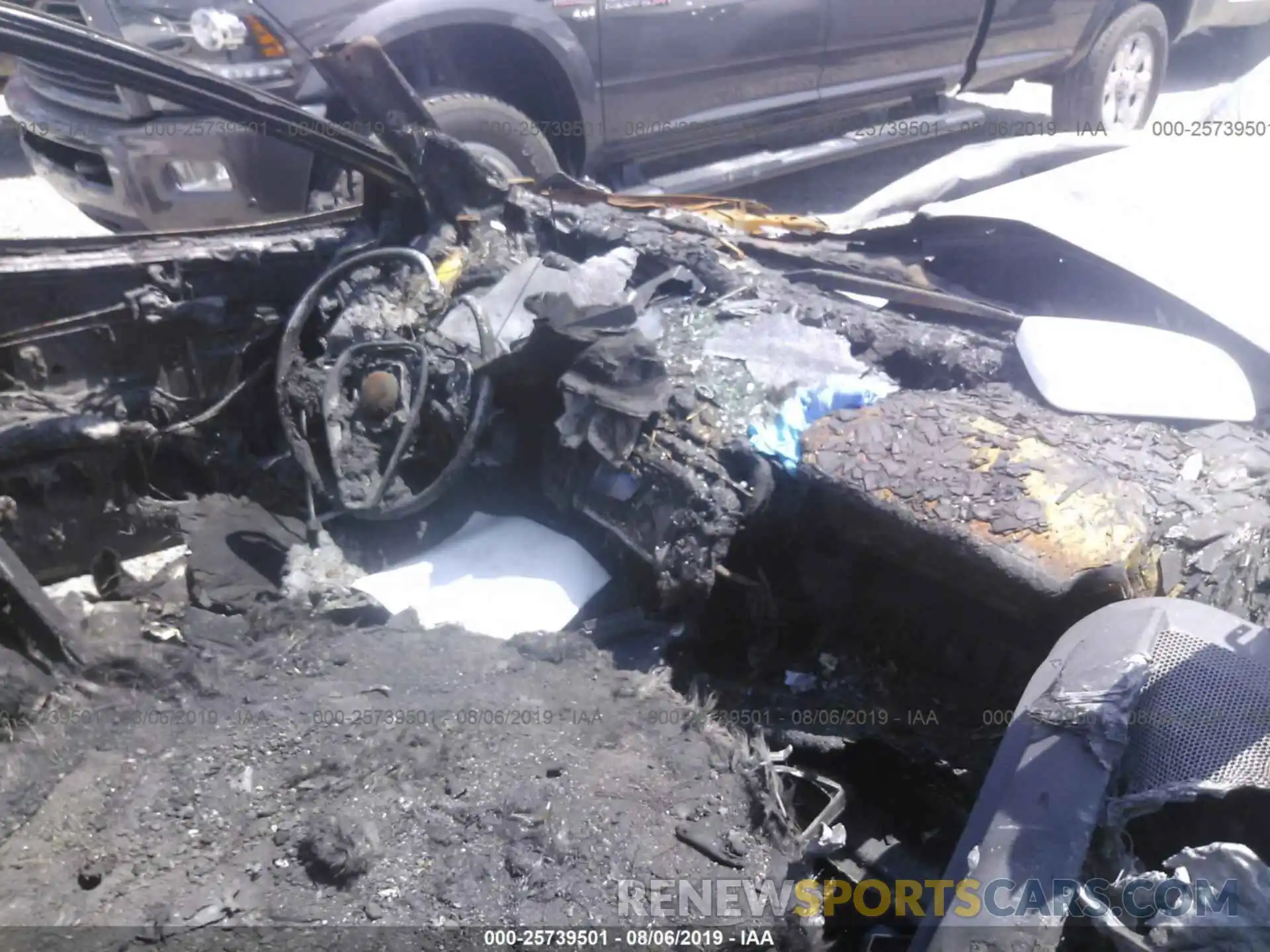 5 Photograph of a damaged car 4T1B11HK8KU228384 TOYOTA CAMRY 2019