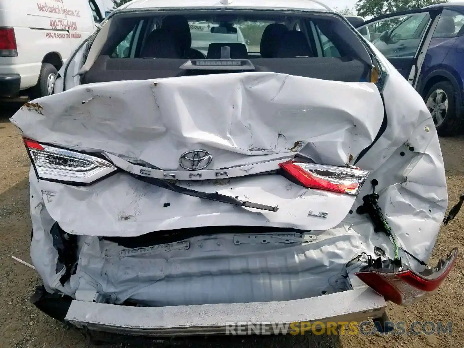 9 Photograph of a damaged car 4T1B11HK8KU743241 TOYOTA CAMRY 2019