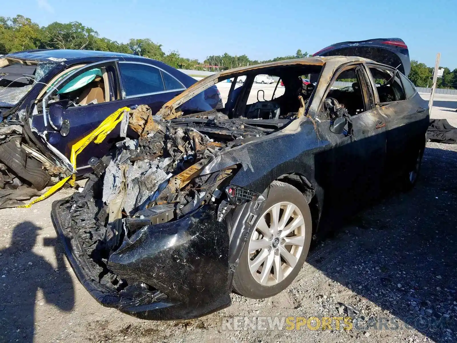 2 Photograph of a damaged car 4T1B11HK9KU199185 TOYOTA CAMRY 2019