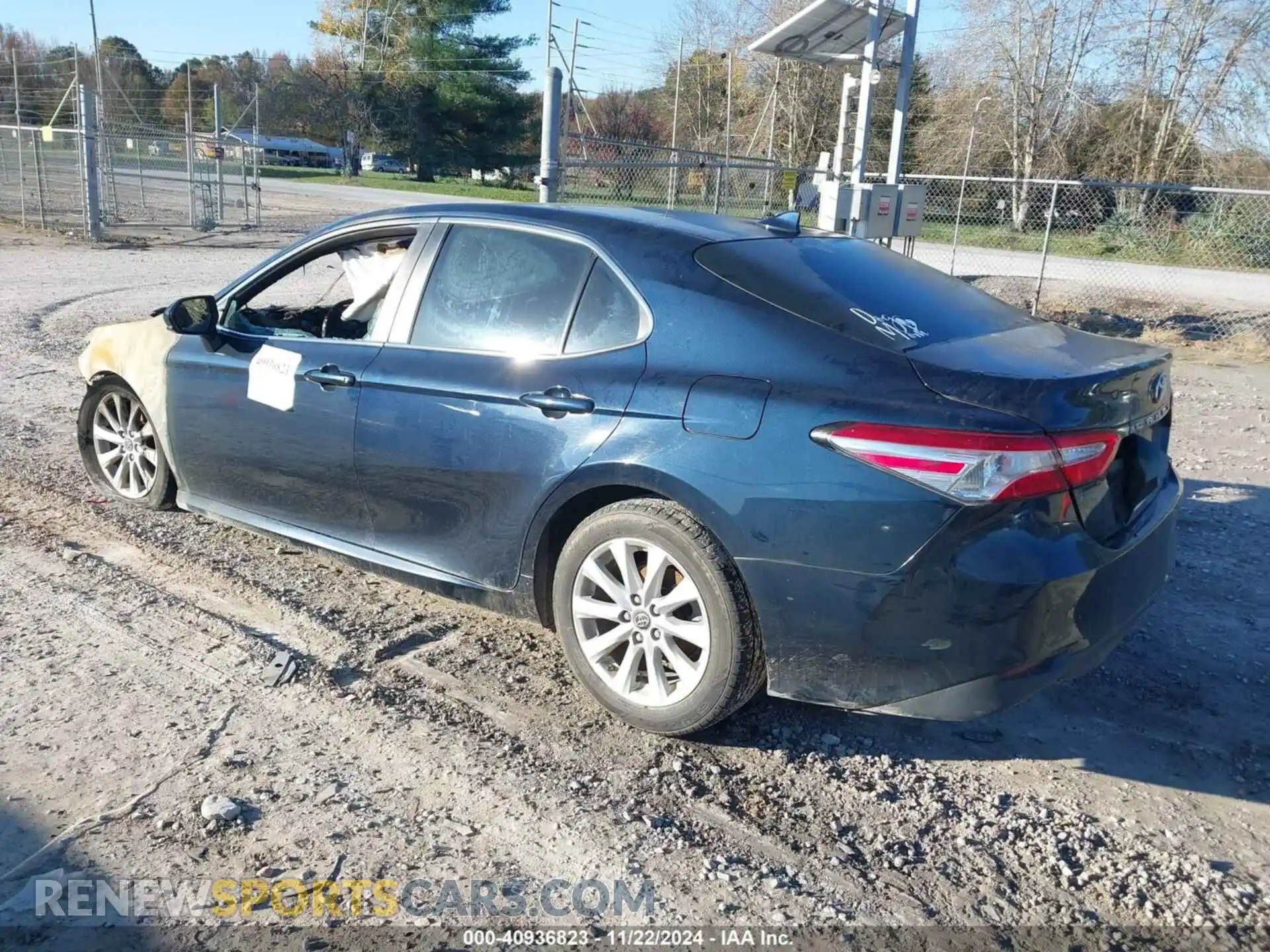 3 fotografías del automóvil dañado 4T1B11HK9KU764504 TOYOTA CAMRY 2019