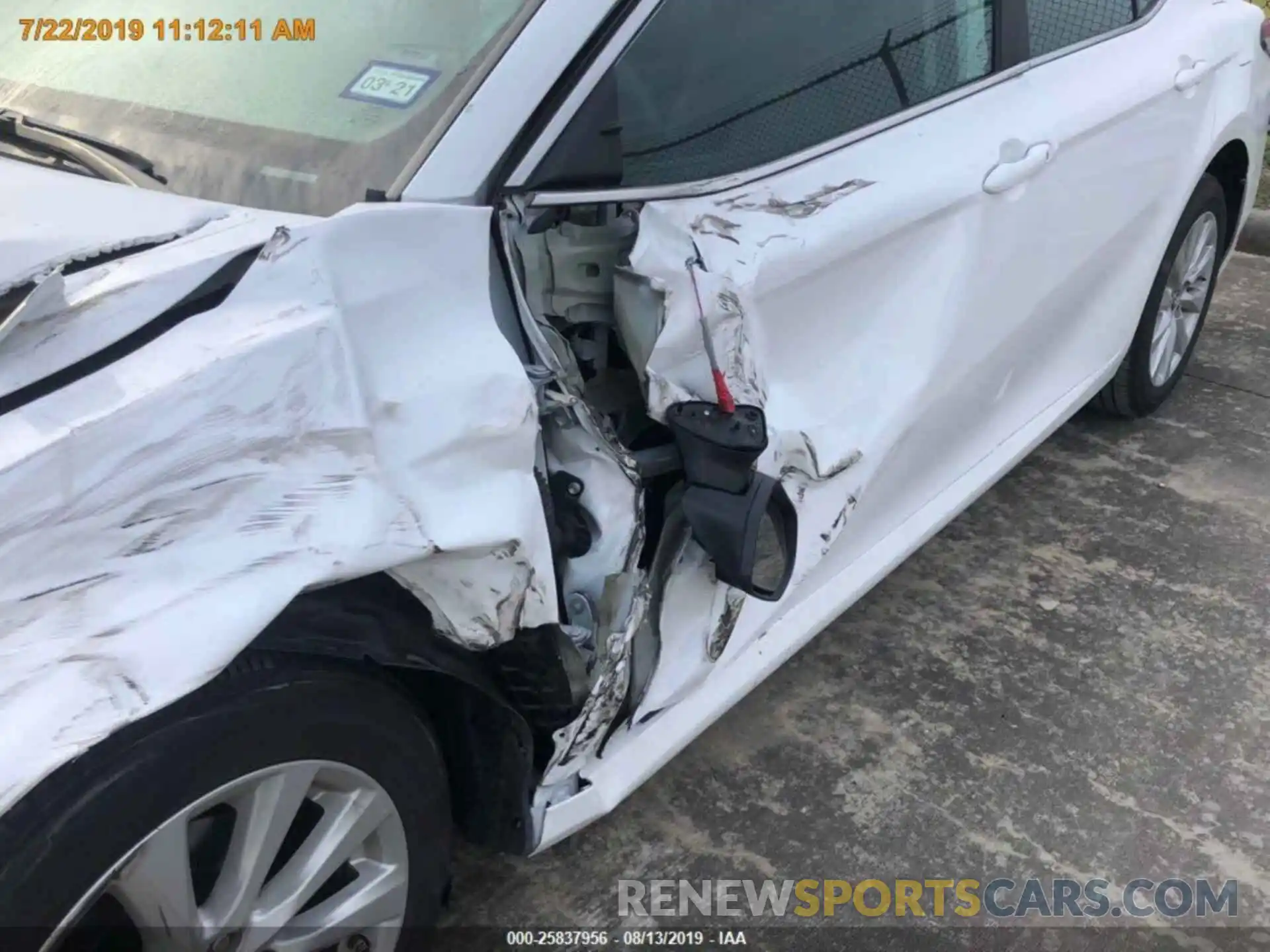 11 Photograph of a damaged car 4T1B11HK9KU772084 TOYOTA CAMRY 2019