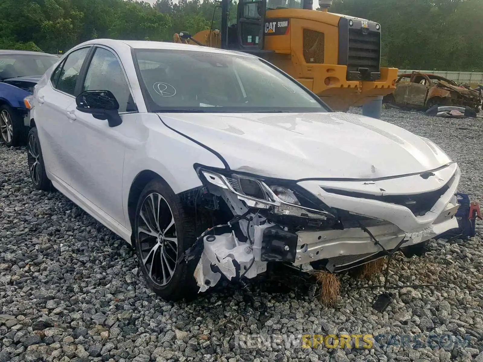 1 Photograph of a damaged car 4T1B11HKXKU212929 TOYOTA CAMRY 2019