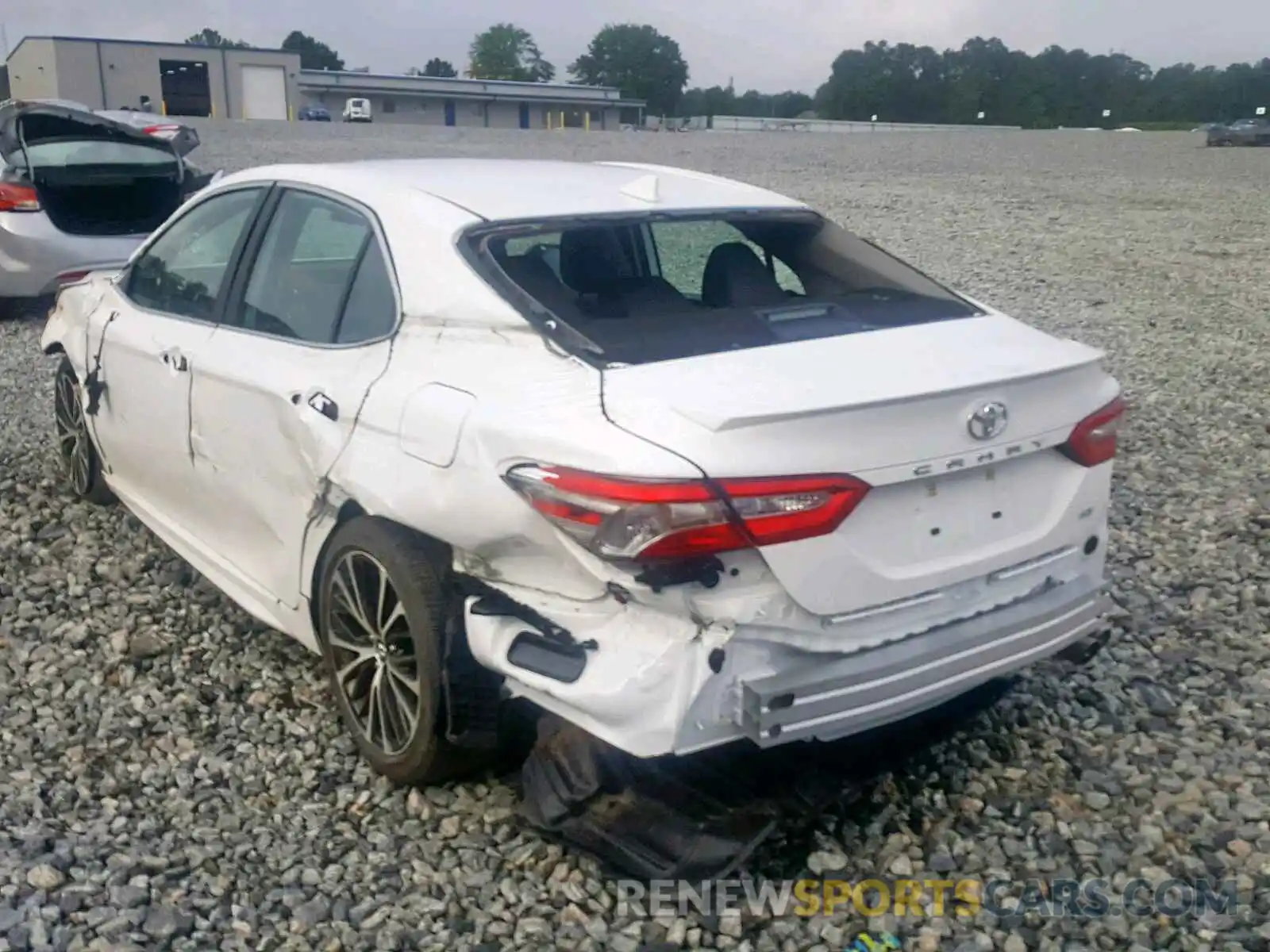 3 Photograph of a damaged car 4T1B11HKXKU212929 TOYOTA CAMRY 2019