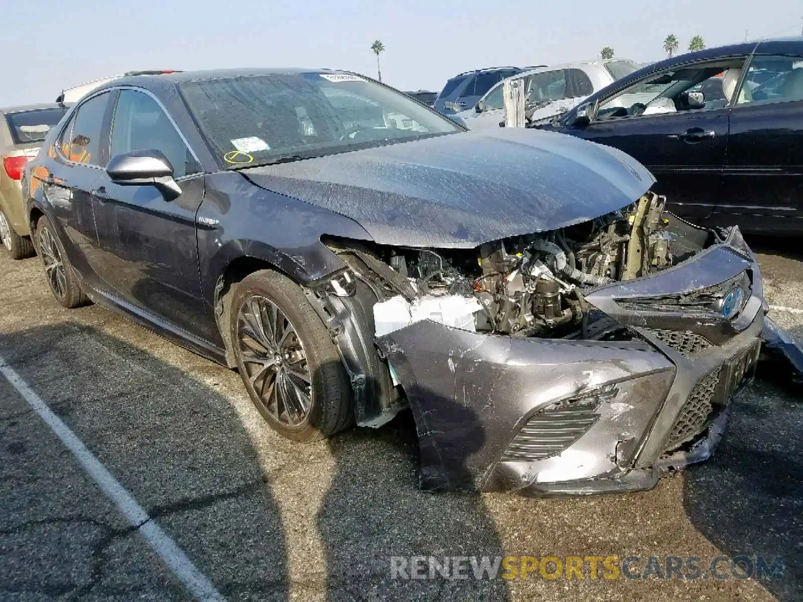 1 Фотография поврежденного автомобиля 4T1B21HK0KU512301 TOYOTA CAMRY 2019