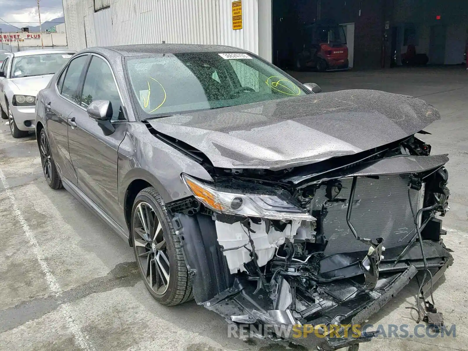 1 Photograph of a damaged car 4T1B61HK0KU762383 TOYOTA CAMRY 2019