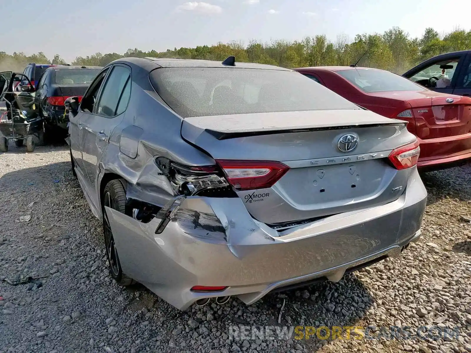 3 Photograph of a damaged car 4T1B61HK5KU250828 TOYOTA CAMRY 2019