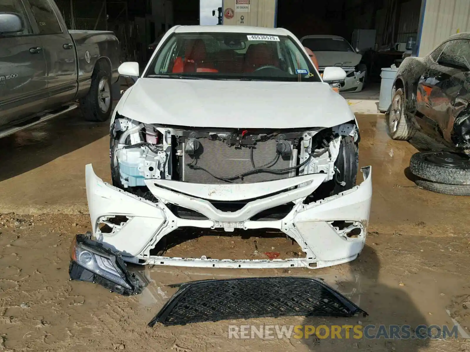 9 Photograph of a damaged car 4T1B61HK6KU702009 TOYOTA CAMRY 2019