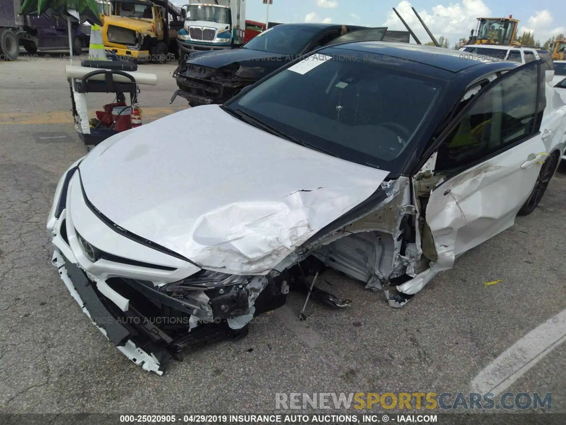 6 Photograph of a damaged car 4T1B61HK9KU216763 TOYOTA CAMRY 2019