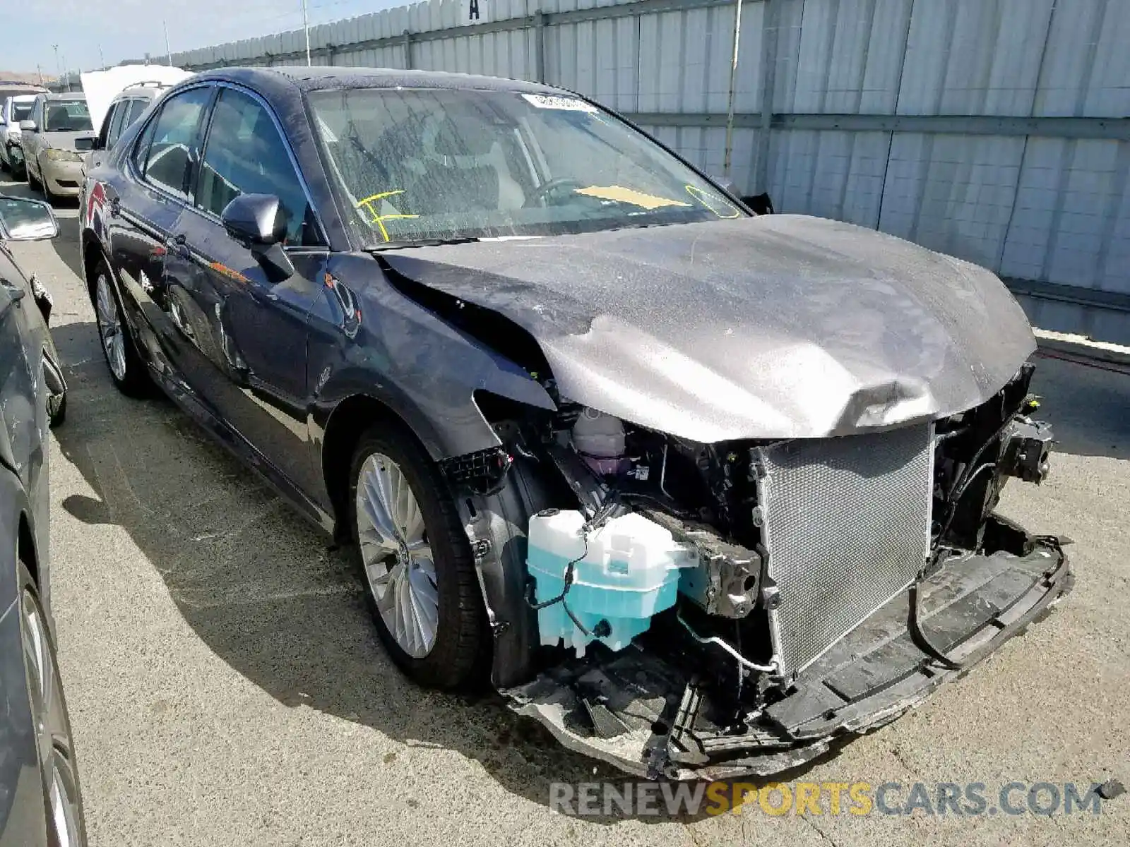 1 Photograph of a damaged car 4T1BZ1HK5KU507512 TOYOTA CAMRY 2019
