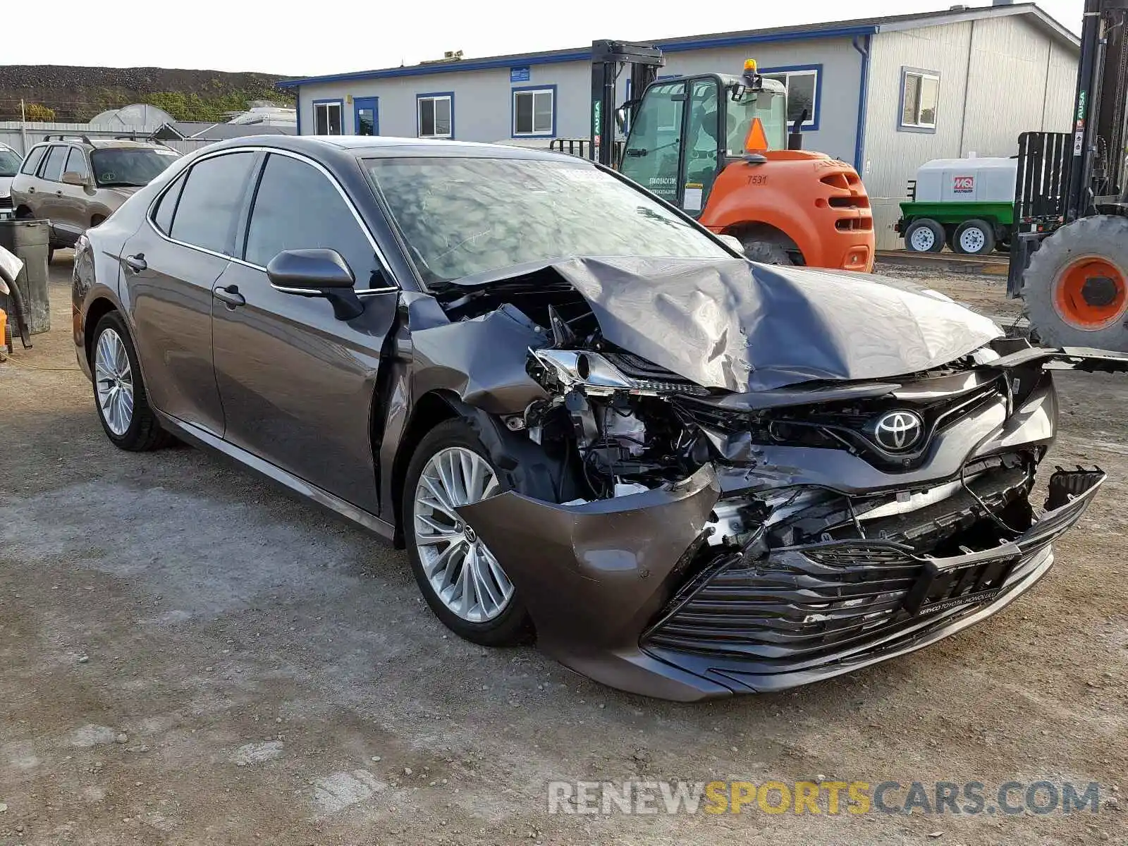 1 Фотография поврежденного автомобиля 4T1BZ1HK6KU023235 TOYOTA CAMRY 2019