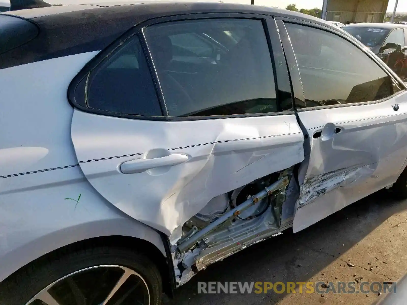 9 Photograph of a damaged car 4T1BZ1HK6KU025082 TOYOTA CAMRY 2019