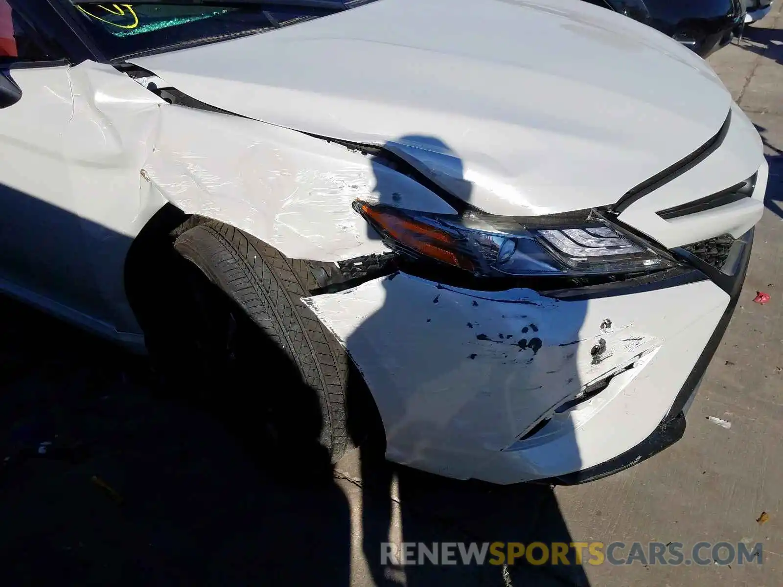 9 Photograph of a damaged car 4T1BZ1HK6KU031741 TOYOTA CAMRY 2019
