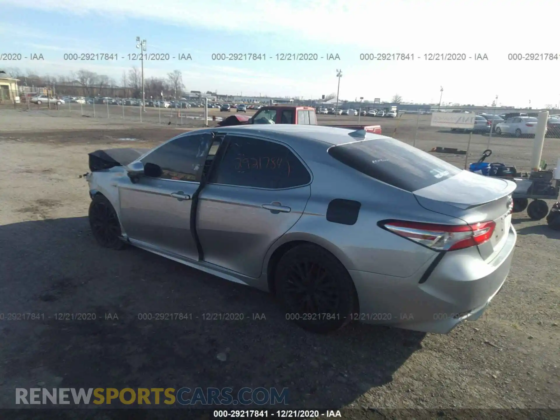 3 Photograph of a damaged car 4T1G11AK0LU938638 TOYOTA CAMRY 2020