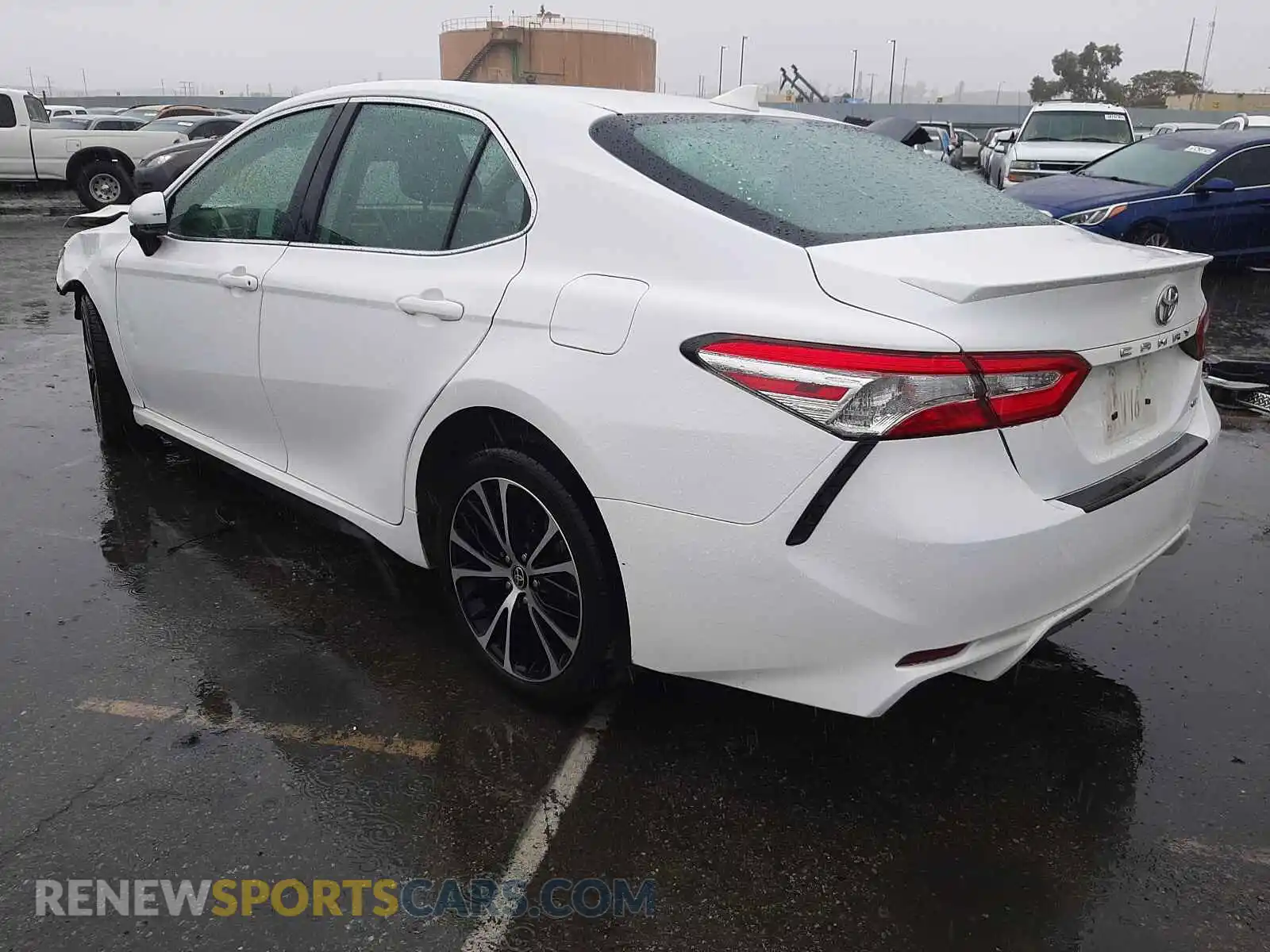 3 Photograph of a damaged car 4T1G11AK0LU972708 TOYOTA CAMRY 2020