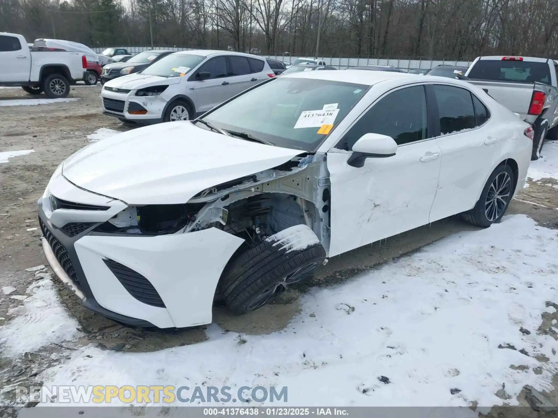 2 fotografías del automóvil dañado 4T1G11AKXLU920633 TOYOTA CAMRY 2020