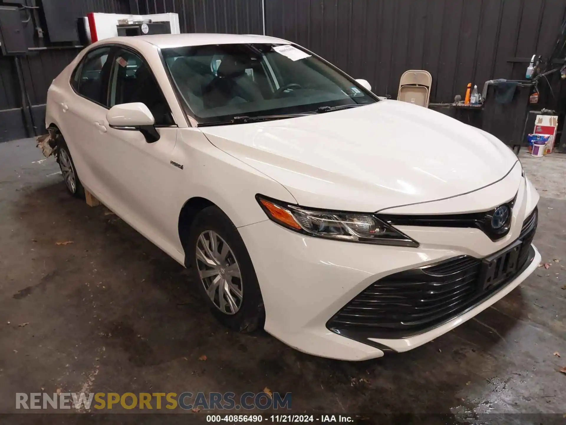 1 Photograph of a damaged car 4T1L31AK6LU524014 TOYOTA CAMRY 2020