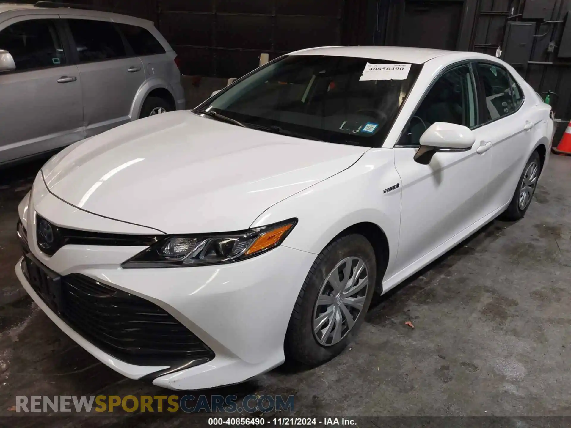 2 Photograph of a damaged car 4T1L31AK6LU524014 TOYOTA CAMRY 2020