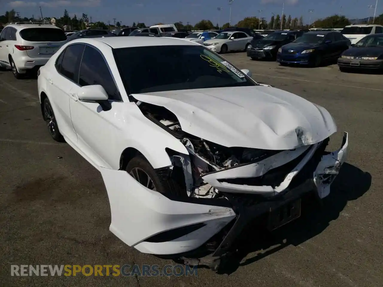 1 Photograph of a damaged car 4T1M11AK3LU964458 TOYOTA CAMRY 2020