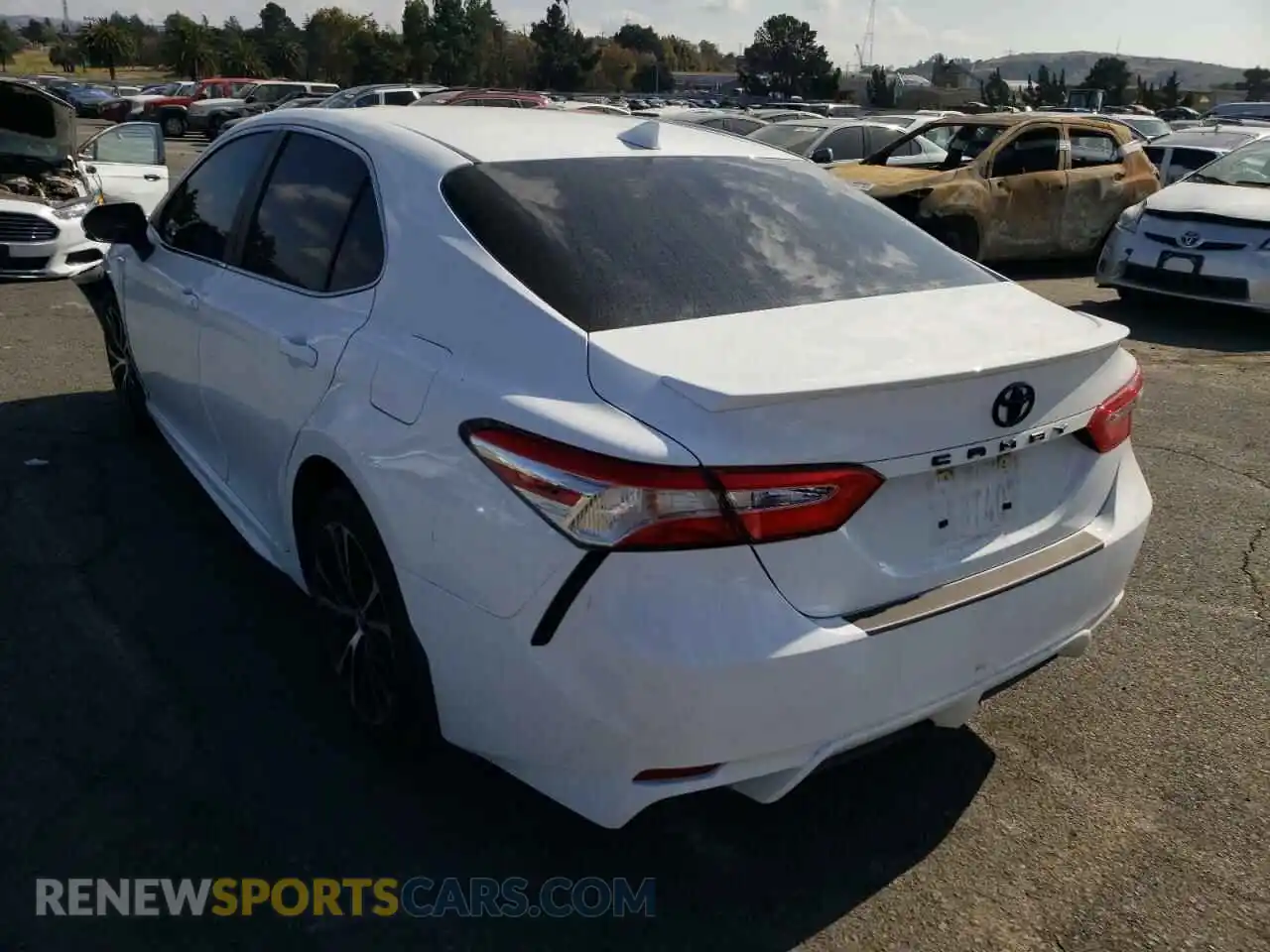 3 Photograph of a damaged car 4T1M11AK3LU964458 TOYOTA CAMRY 2020