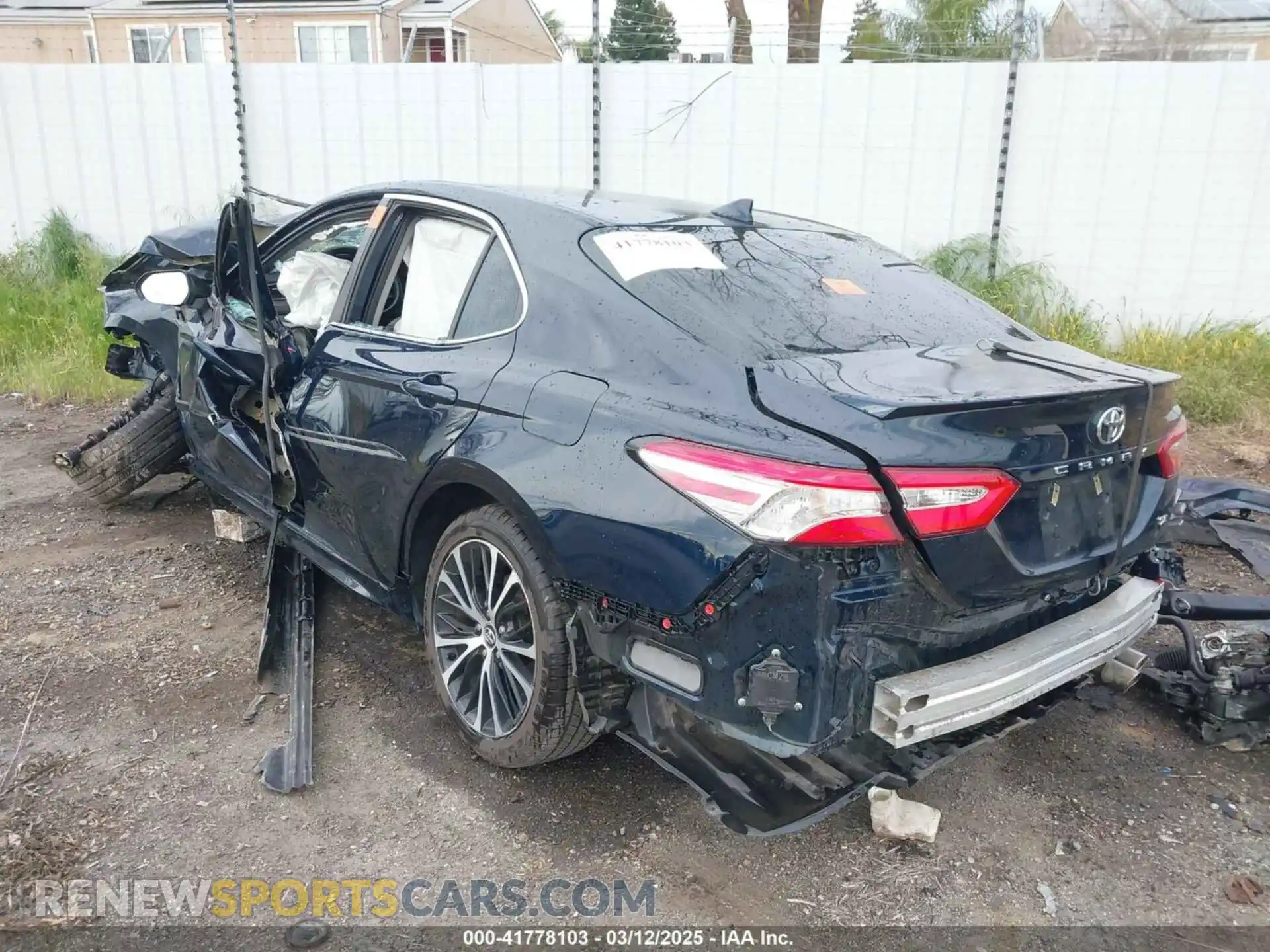 3 Фотография поврежденного автомобиля 4T1M11AK8LU937109 TOYOTA CAMRY 2020