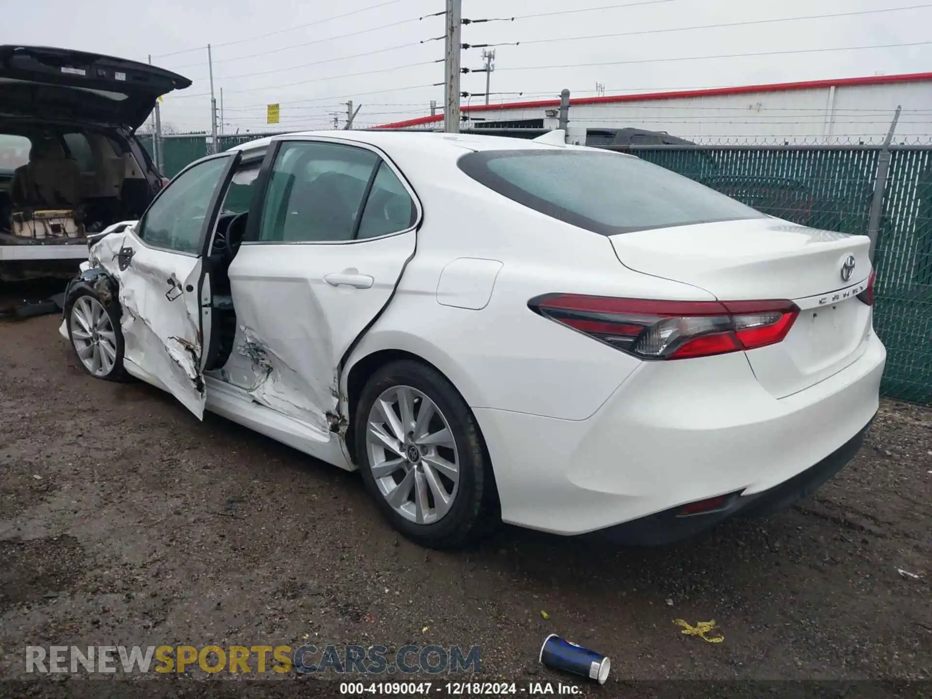 3 Фотография поврежденного автомобиля 4T1C11AK7MU470634 TOYOTA CAMRY 2021