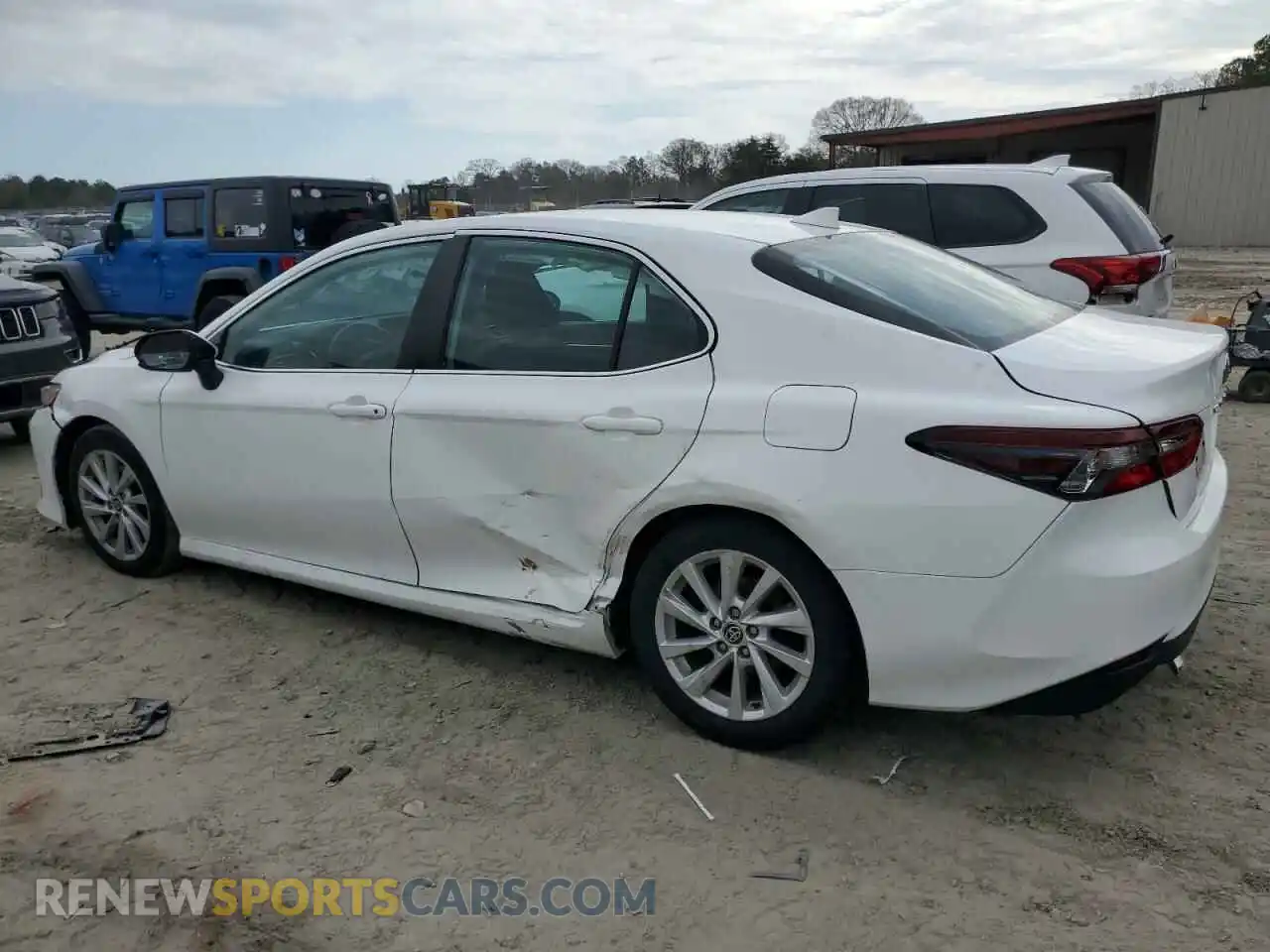 2 fotografías del automóvil dañado 4T1C11AKXMU590010 TOYOTA CAMRY 2021