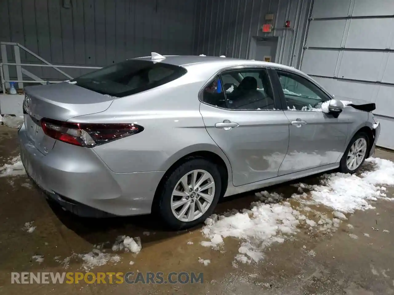 3 Photograph of a damaged car 4T1C11BKXMU041521 TOYOTA CAMRY 2021