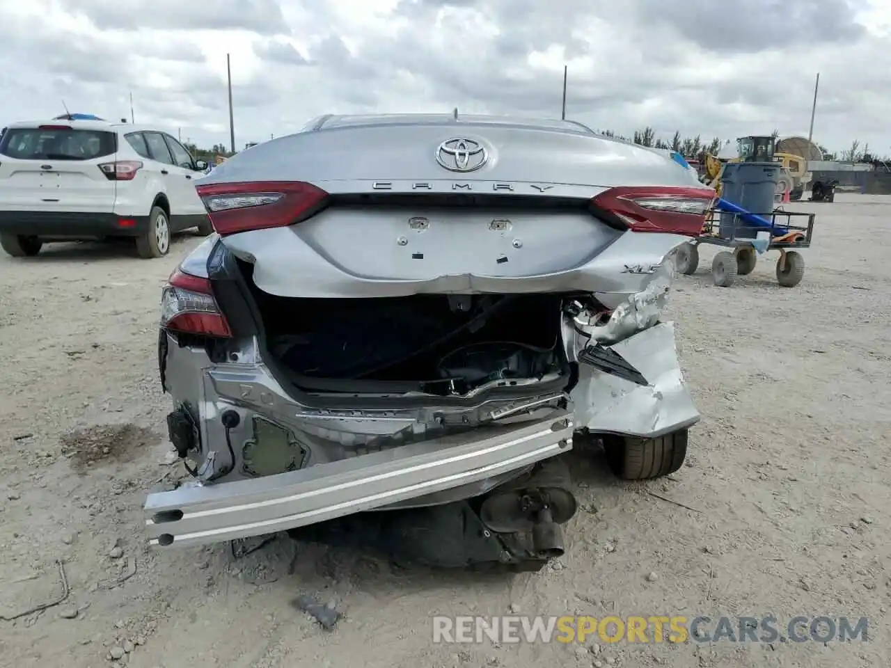 6 Photograph of a damaged car 4T1F11AK4MU550521 TOYOTA CAMRY 2021