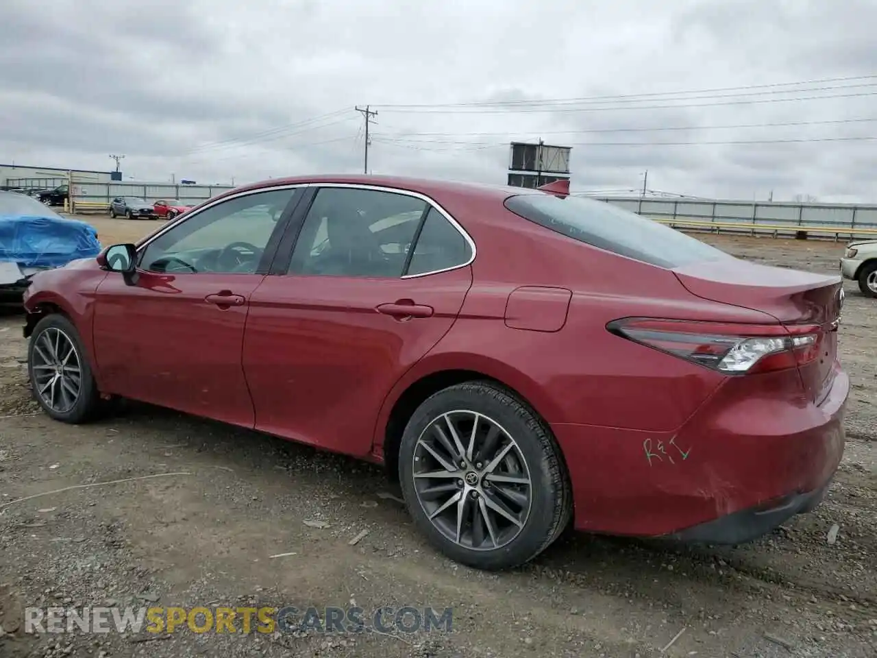 2 Photograph of a damaged car 4T1F11BKXMU033299 TOYOTA CAMRY 2021