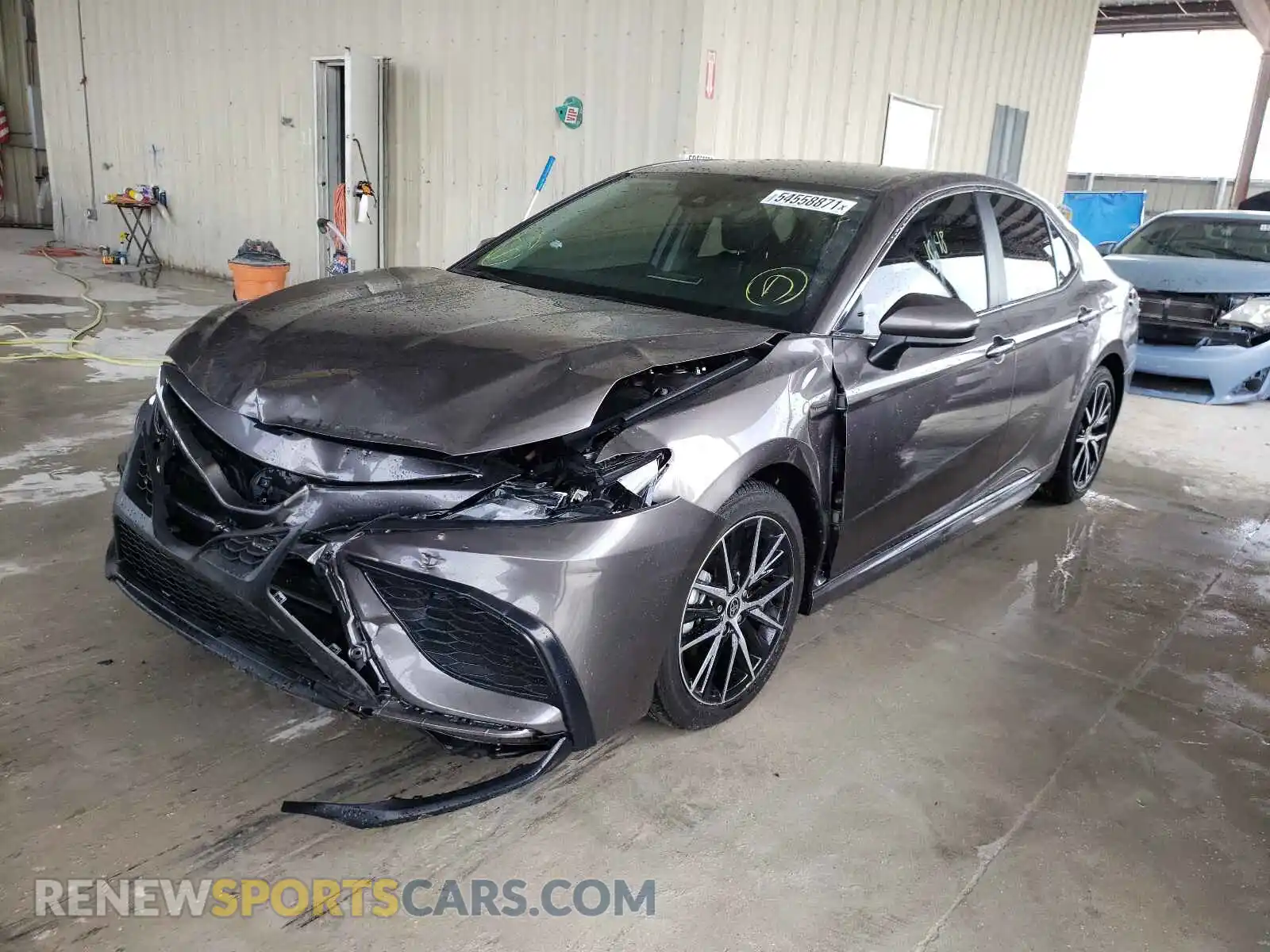 2 fotografías del automóvil dañado 4T1G11AKXMU463159 TOYOTA CAMRY 2021