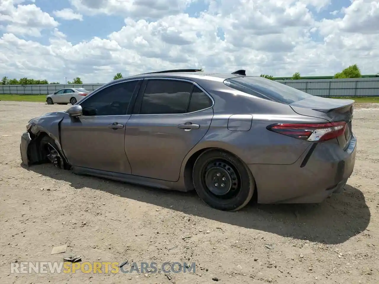 2 fotografías del automóvil dañado 4T1K61AK9MU442671 TOYOTA CAMRY 2021