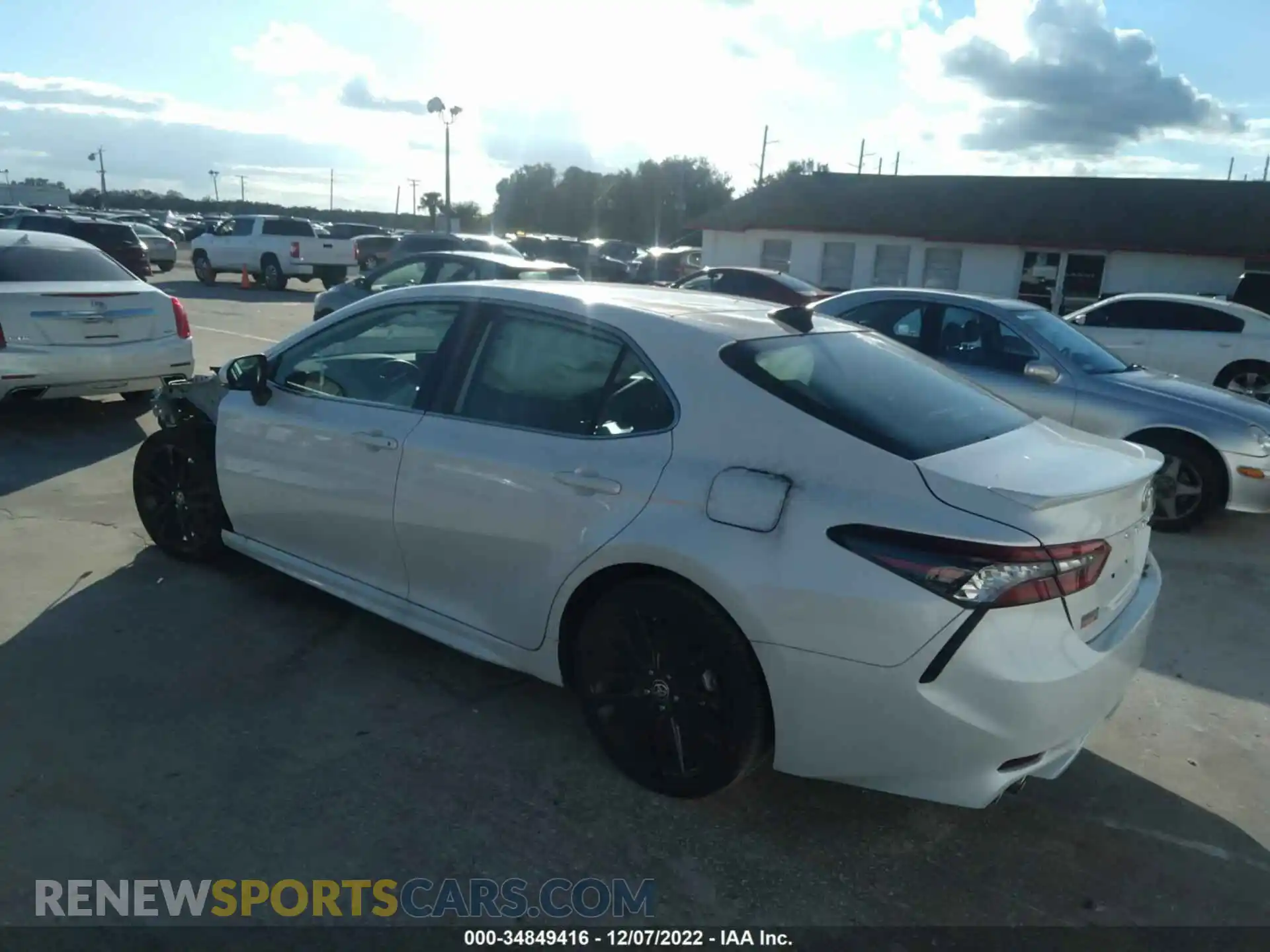 3 Photograph of a damaged car 4T1K61AKXMU543749 TOYOTA CAMRY 2021