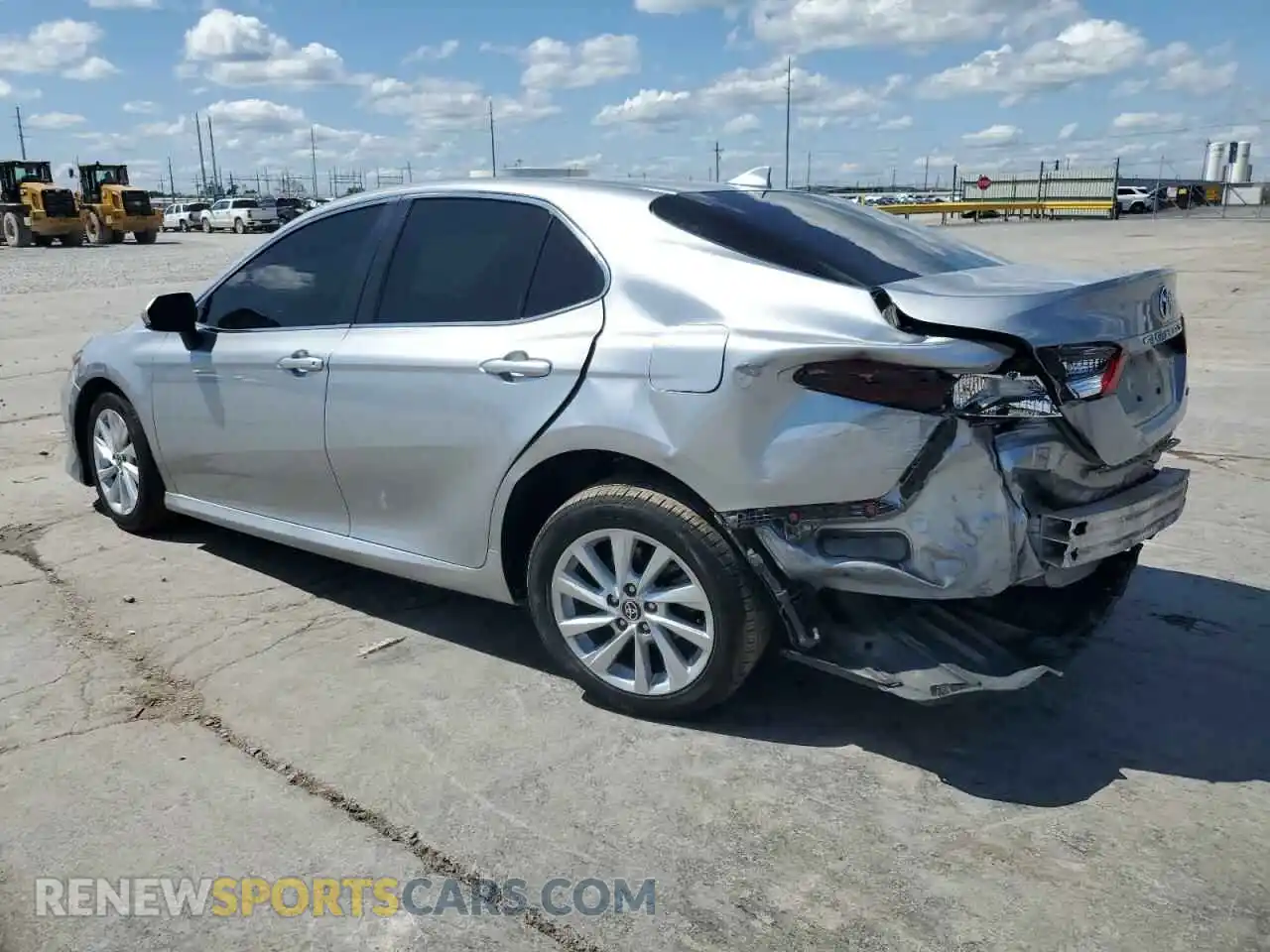 2 Фотография поврежденного автомобиля 4T1C11AK6NU692633 TOYOTA CAMRY 2022