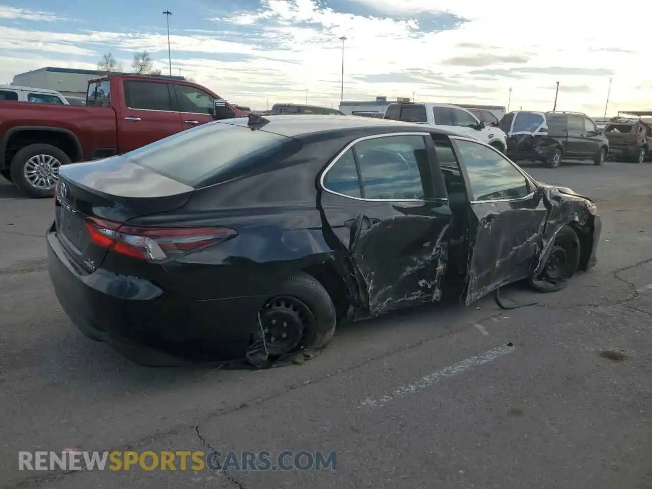 3 Фотография поврежденного автомобиля 4T1C31AKXNU587796 TOYOTA CAMRY 2022