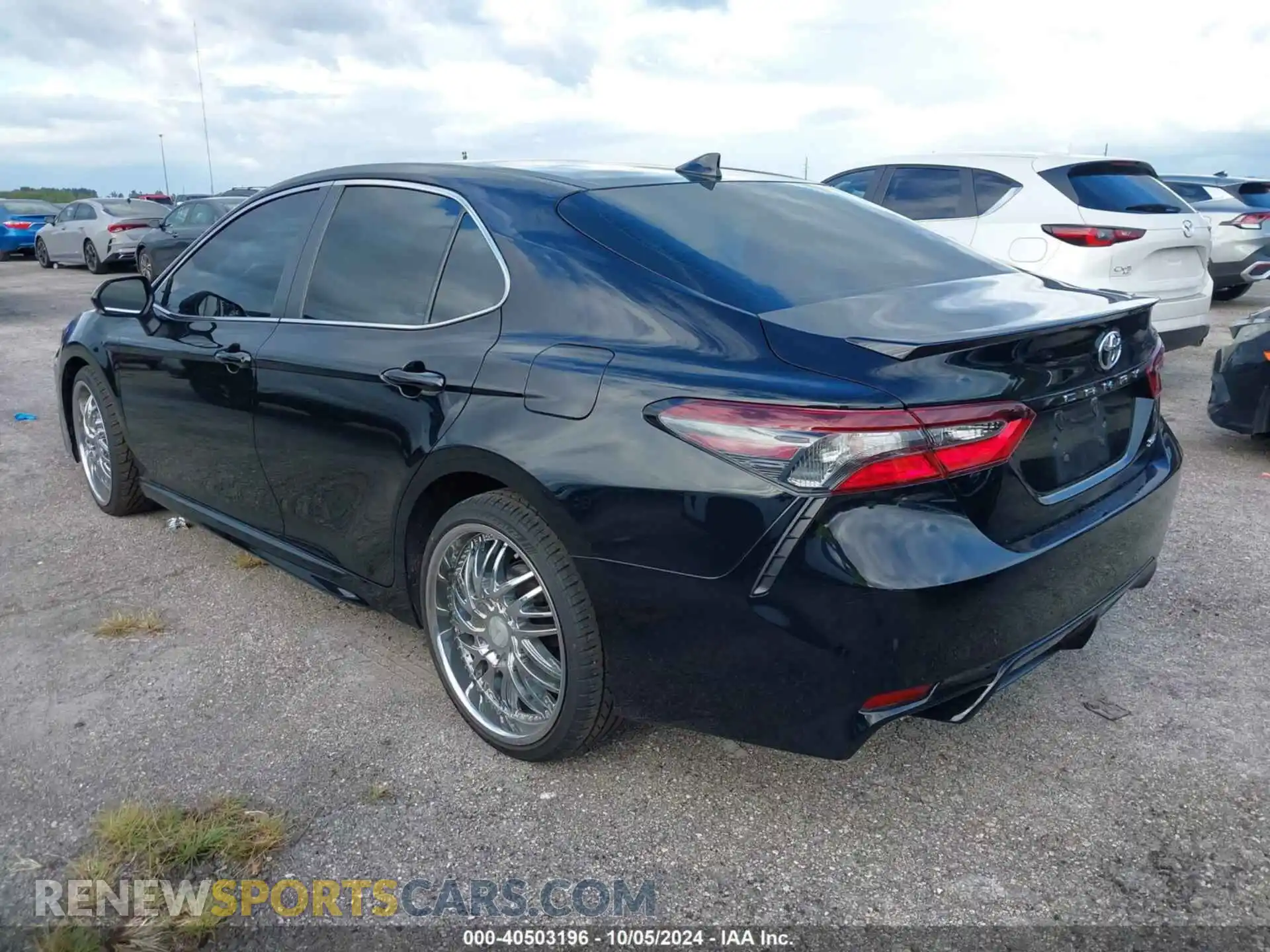 3 fotografías del automóvil dañado 4T1G11AK7PU161266 TOYOTA CAMRY 2023