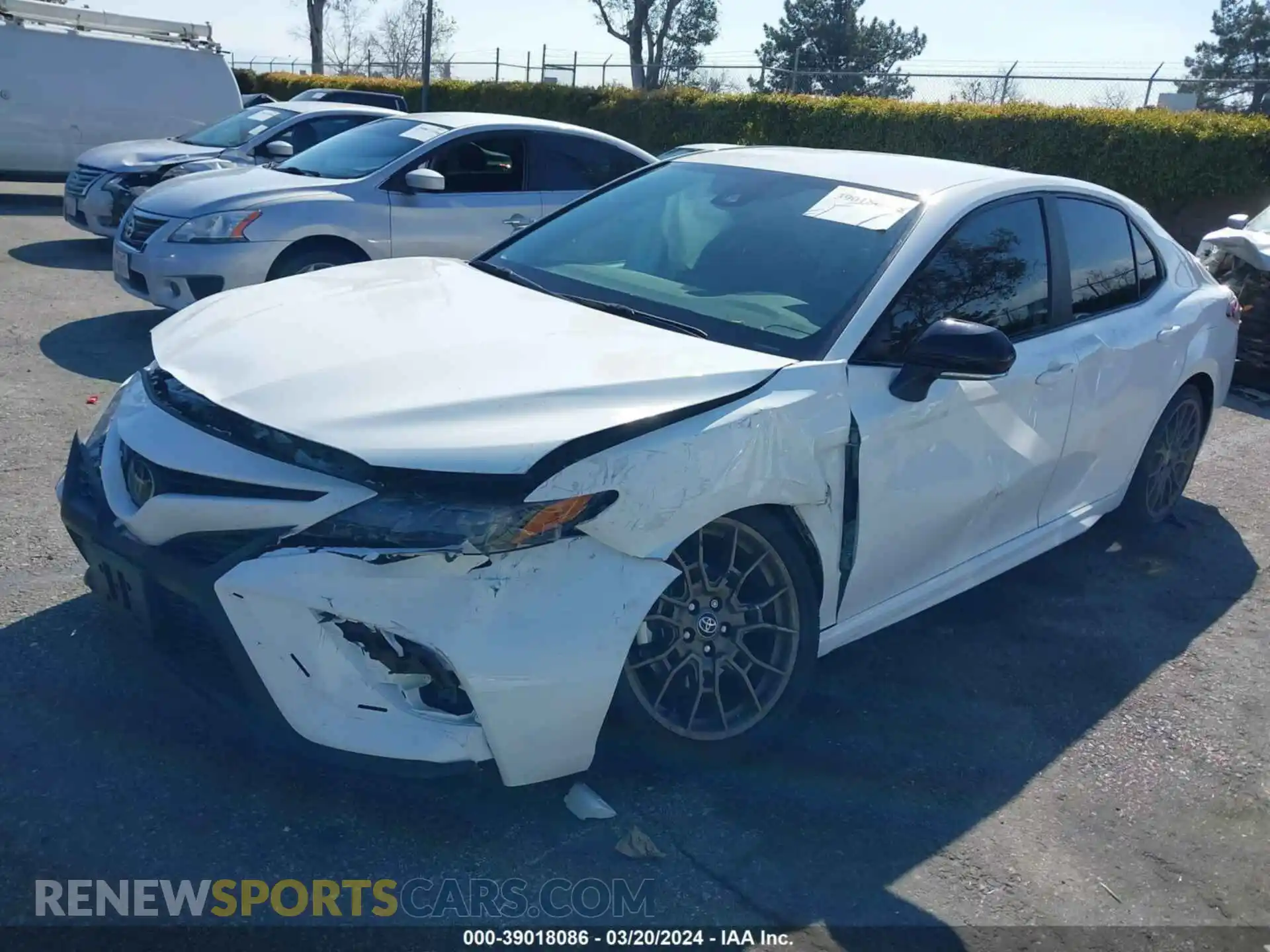 2 fotografías del automóvil dañado 4T1G11AK9PU141584 TOYOTA CAMRY 2023