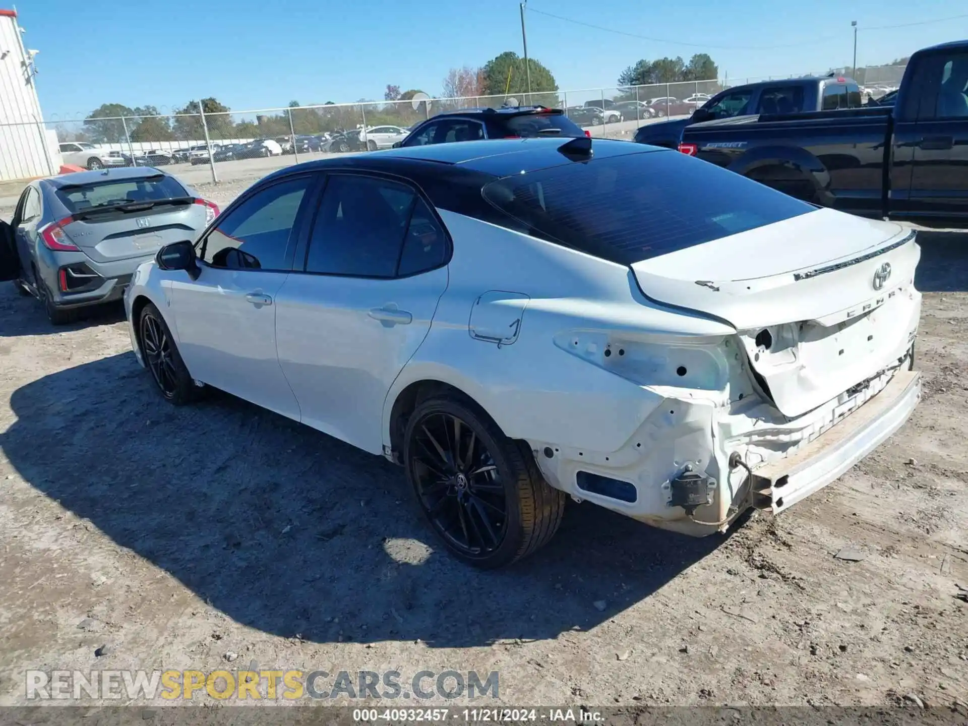 3 fotografías del automóvil dañado 4T1K61BK1PU076286 TOYOTA CAMRY 2023