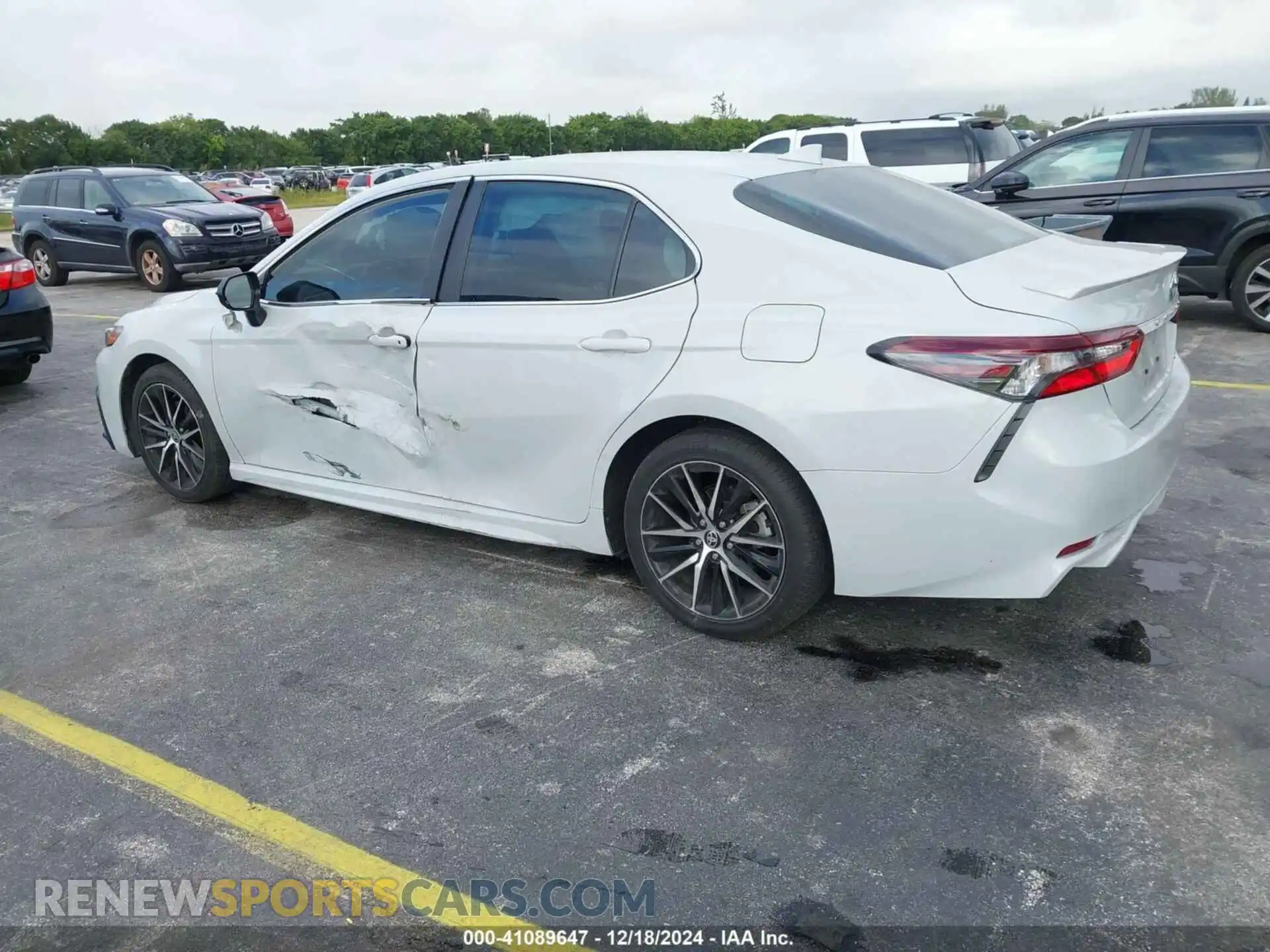 3 Photograph of a damaged car 4T1S11AK3RU246165 TOYOTA CAMRY 2024